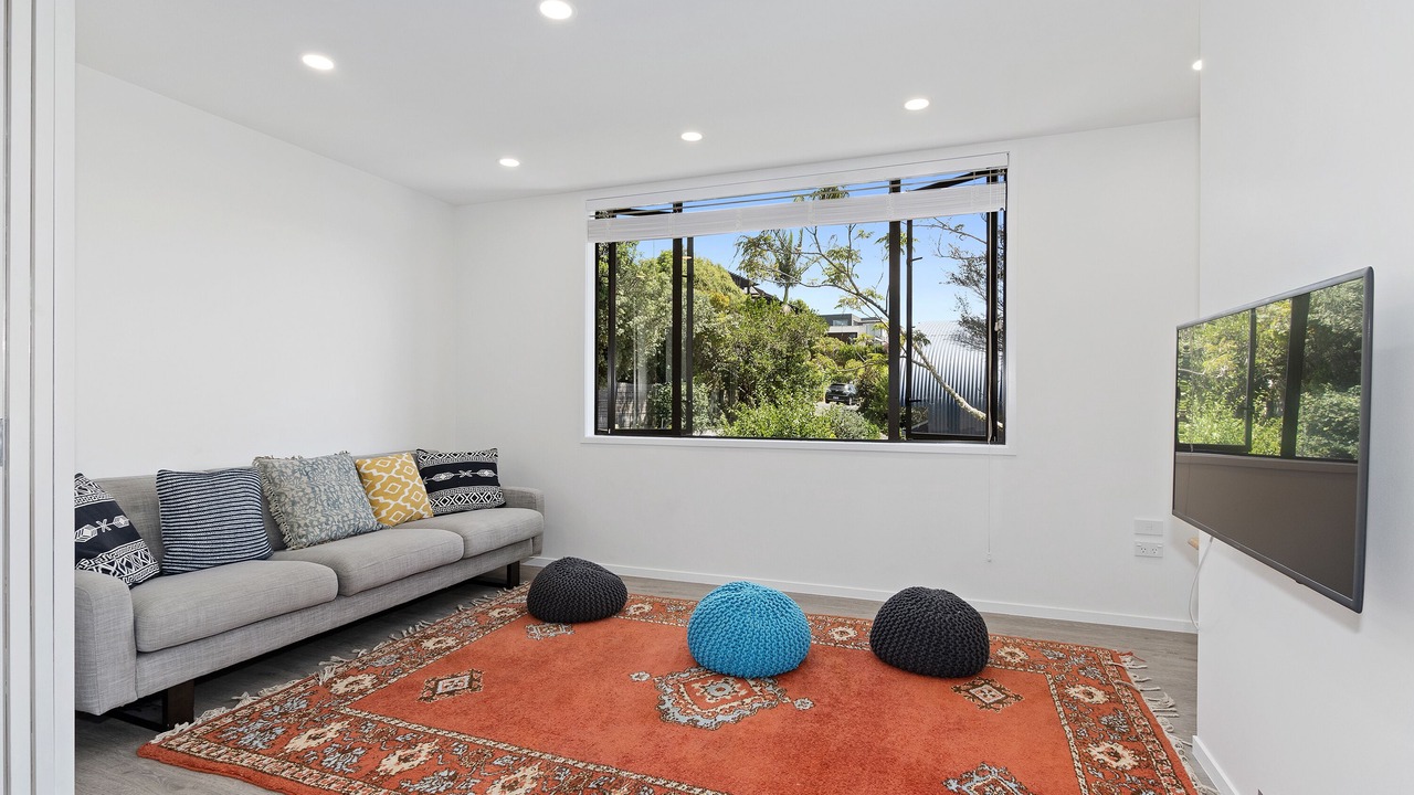 Photo of Livingroom in Langs Beach