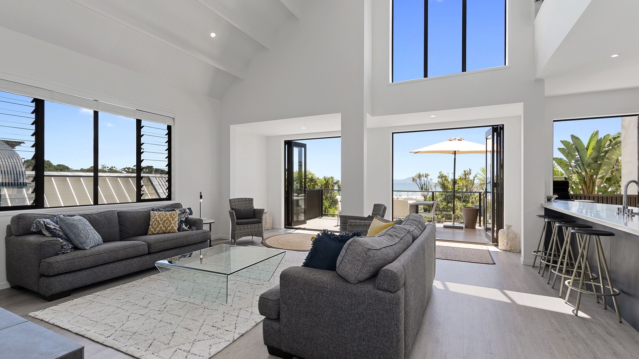 Photo of Livingroom in Langs Beach