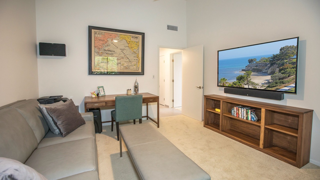 Photo of Bedroom in Alta Mesa