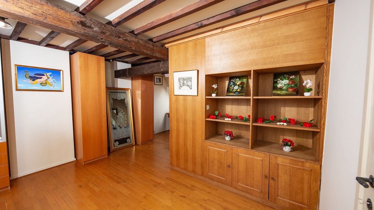 Photo of Livingroom in University District