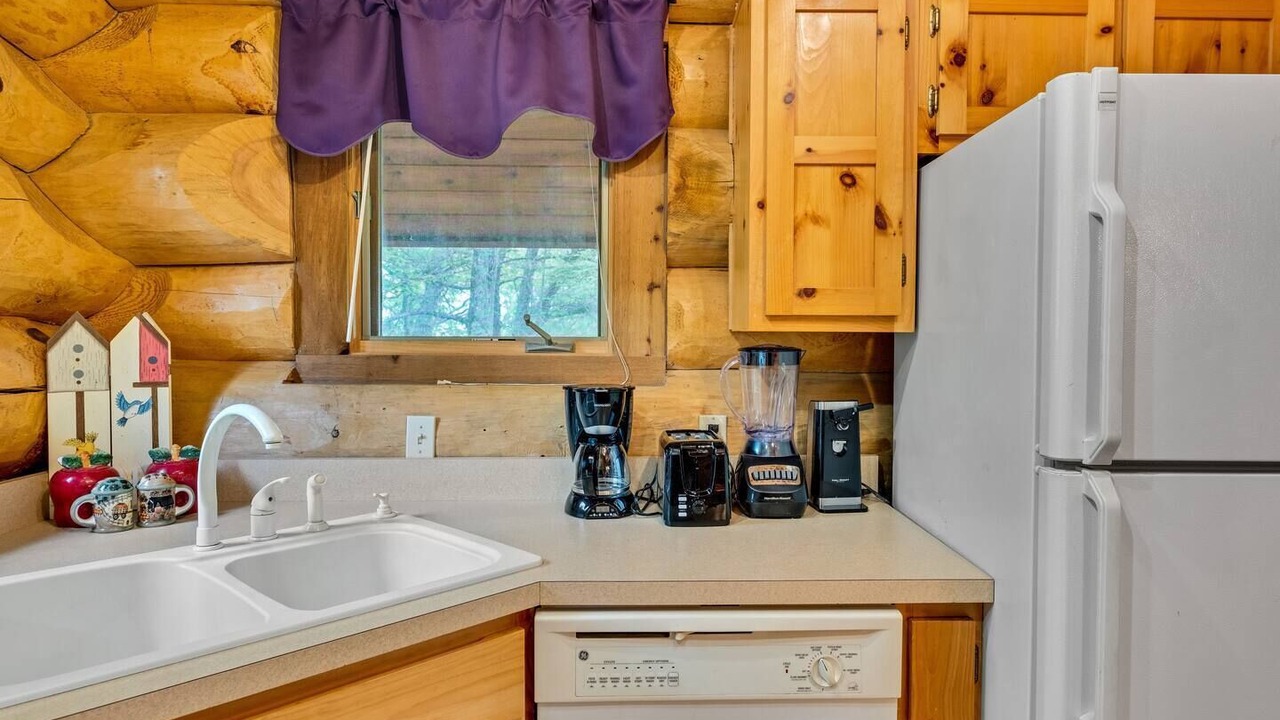 Photo of Kitchen in White Oak Lodge