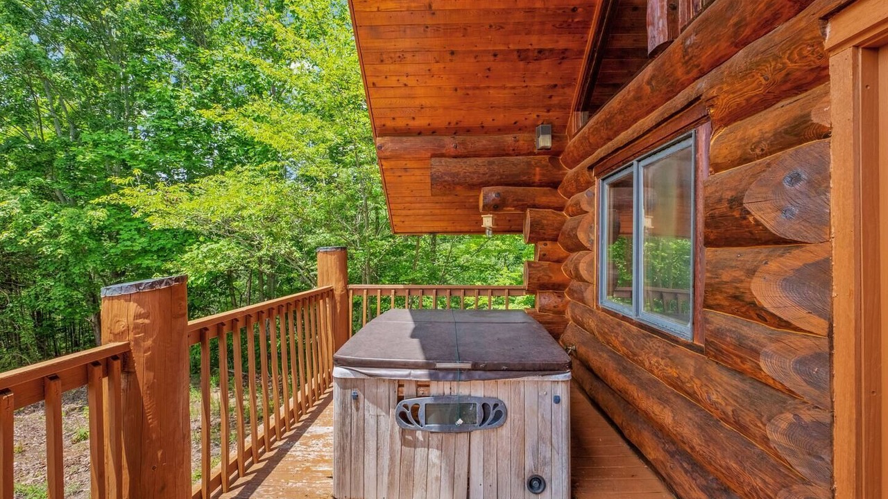 Photo of Patio Balcony in White Oak Lodge