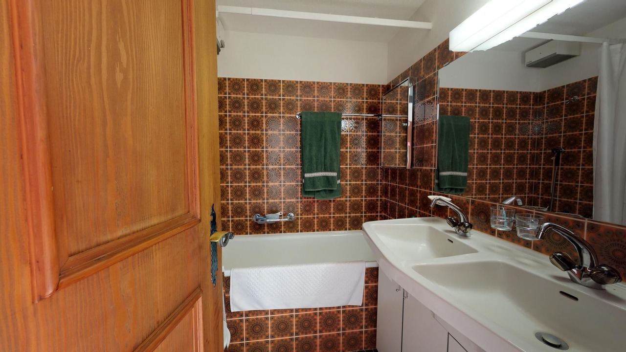 Photo of Bathroom in Samedan