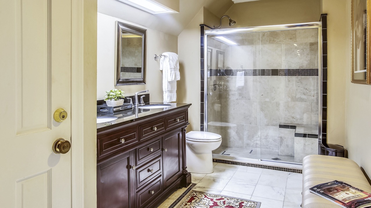 Photo of Bathroom in Read Boulevard East