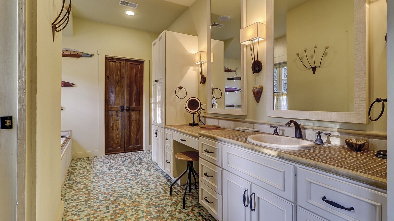 Photo of Bathroom in Oceanside