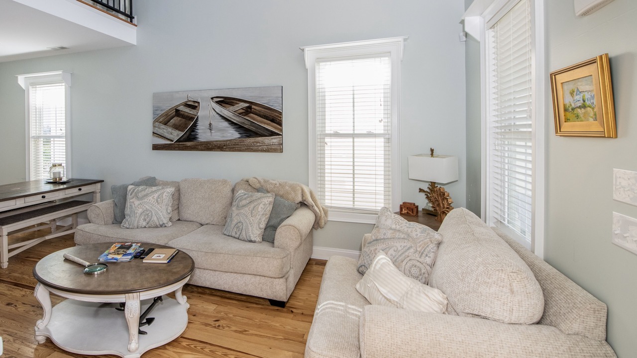 Photo of Livingroom in Atlantic Beach
