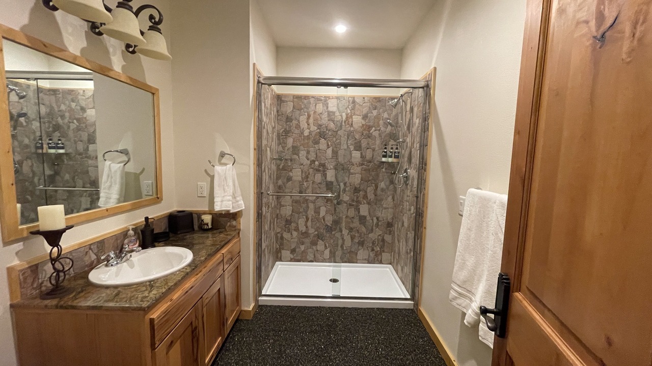 Photo of Bathroom in Mariposa