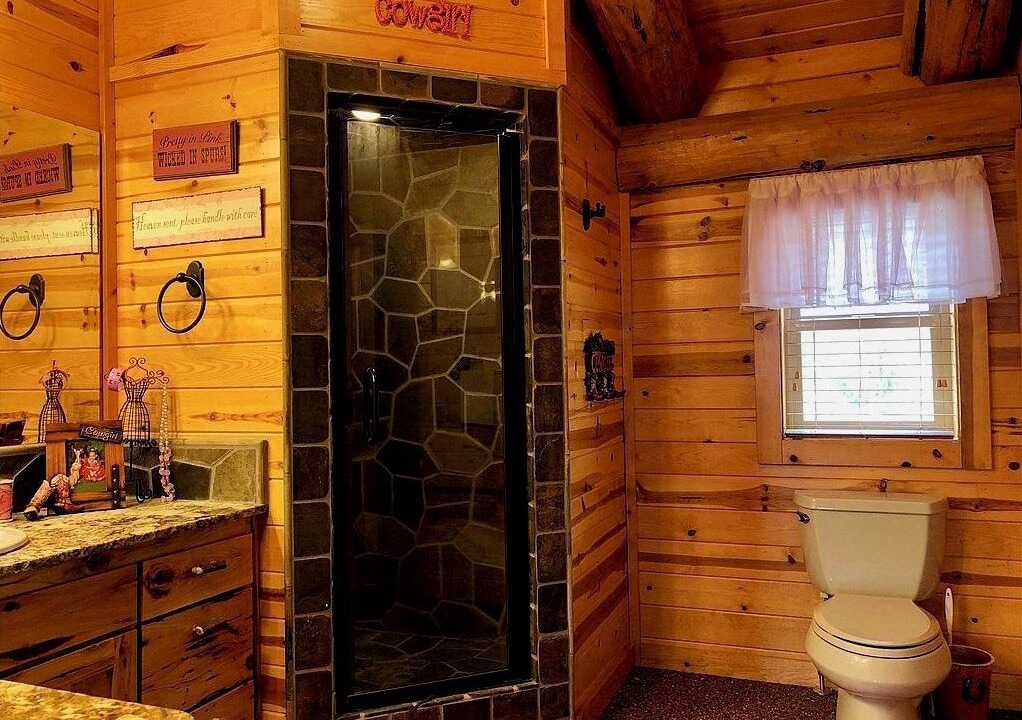 Photo of Bathroom in Mariposa