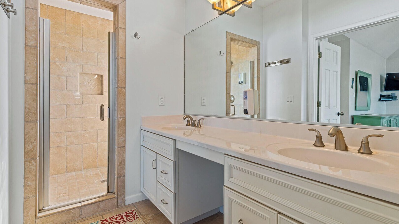 Photo of Bathroom in Pine Island