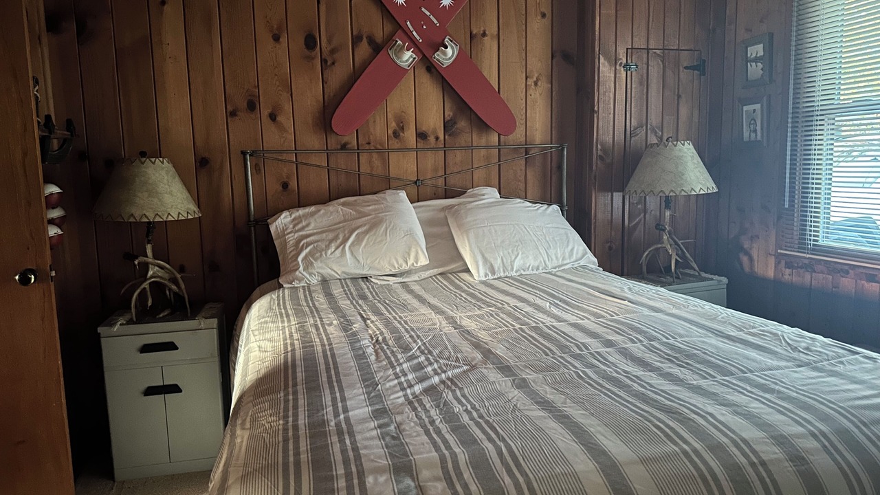 Photo of Bedroom in Lakeview