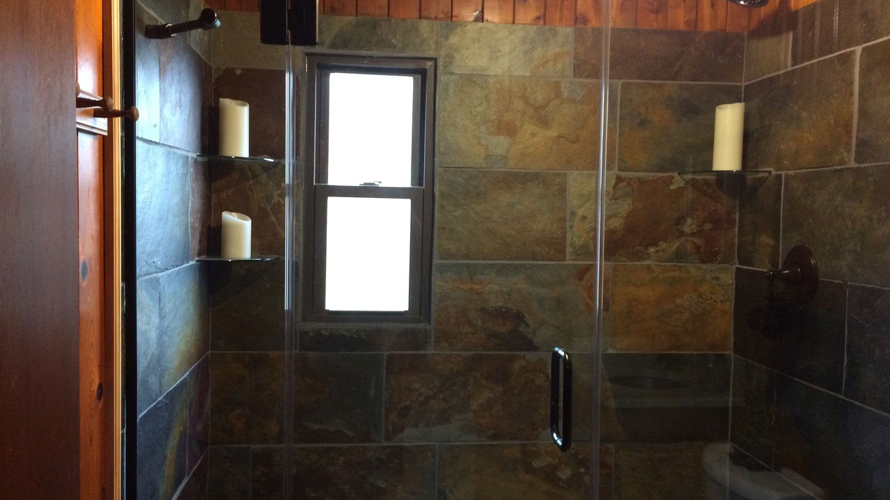 Photo of Bathroom in Lakeview