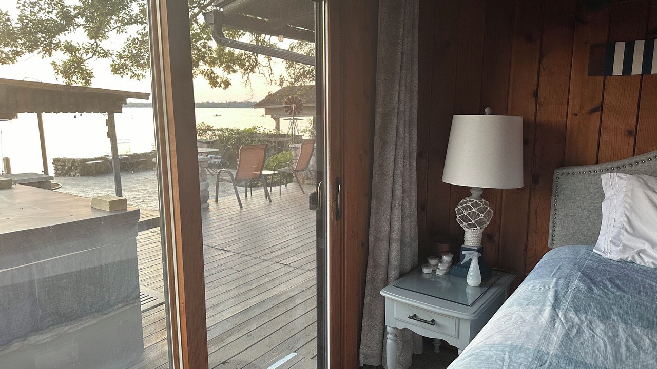 Photo of Bedroom in Lakeview