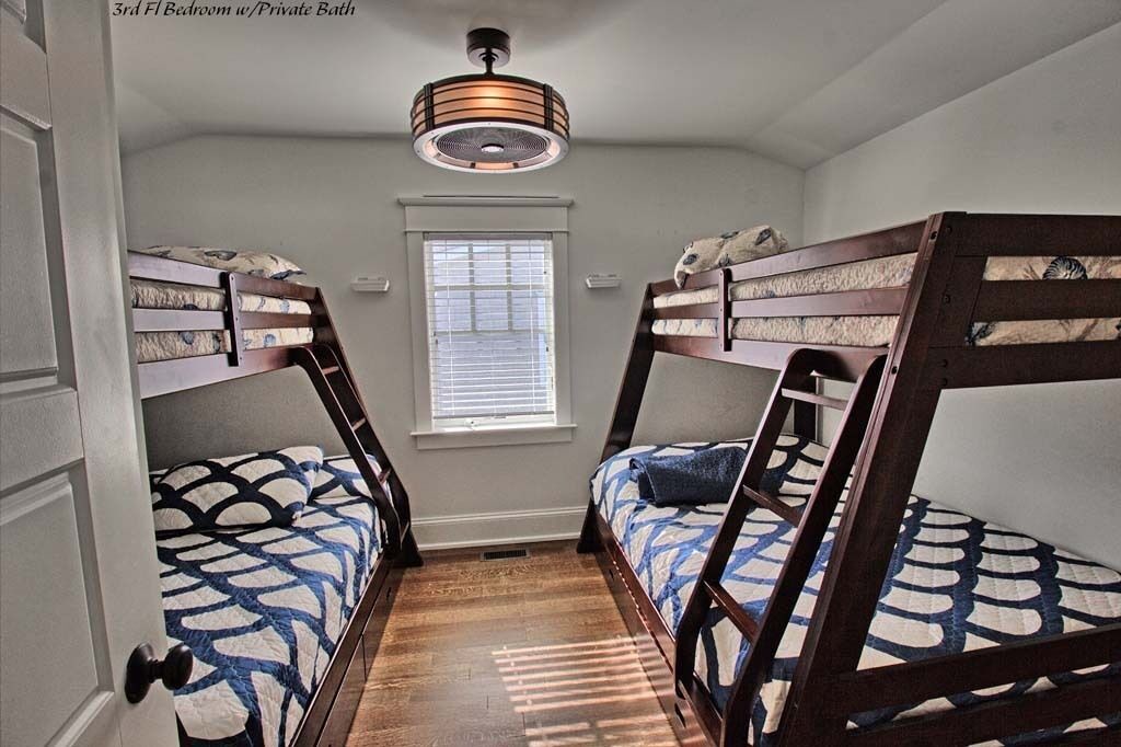 Photo of Bedroom in Avalon