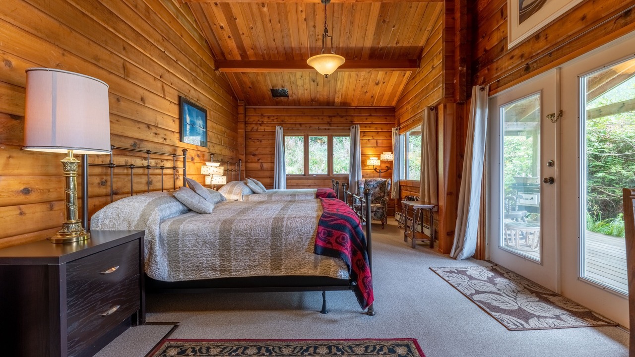 Photo of Bedroom in Alert Bay