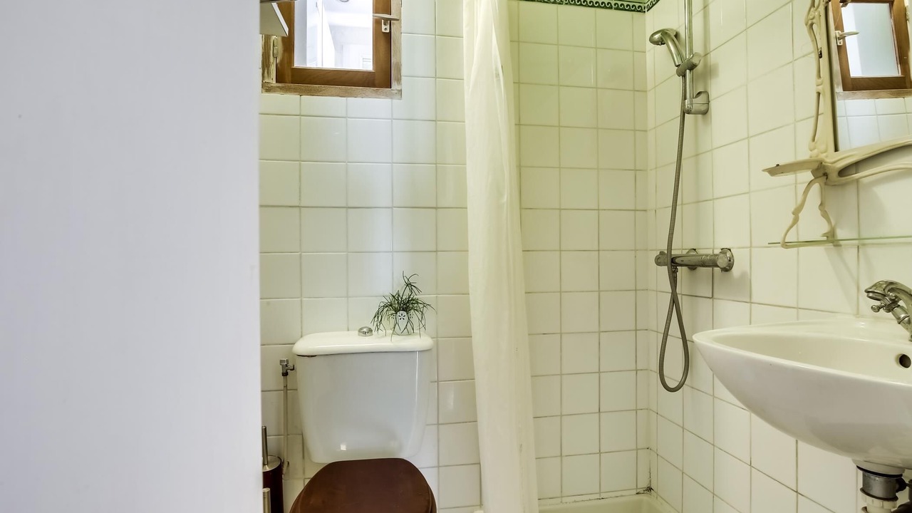 Photo of Bathroom in 7th Arrondissement