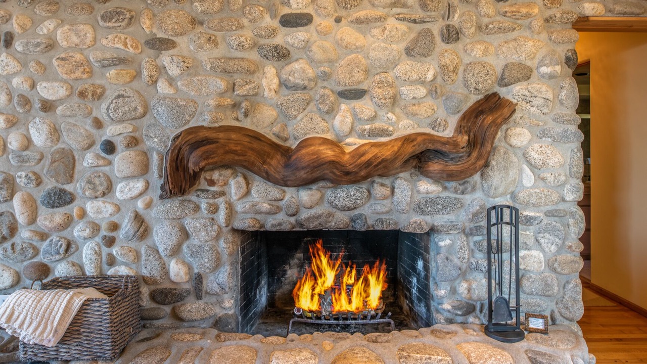Photo of Livingroom in Carmel Highlands