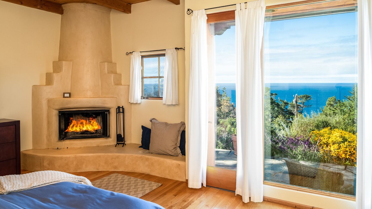 Photo of Livingroom in Carmel Highlands