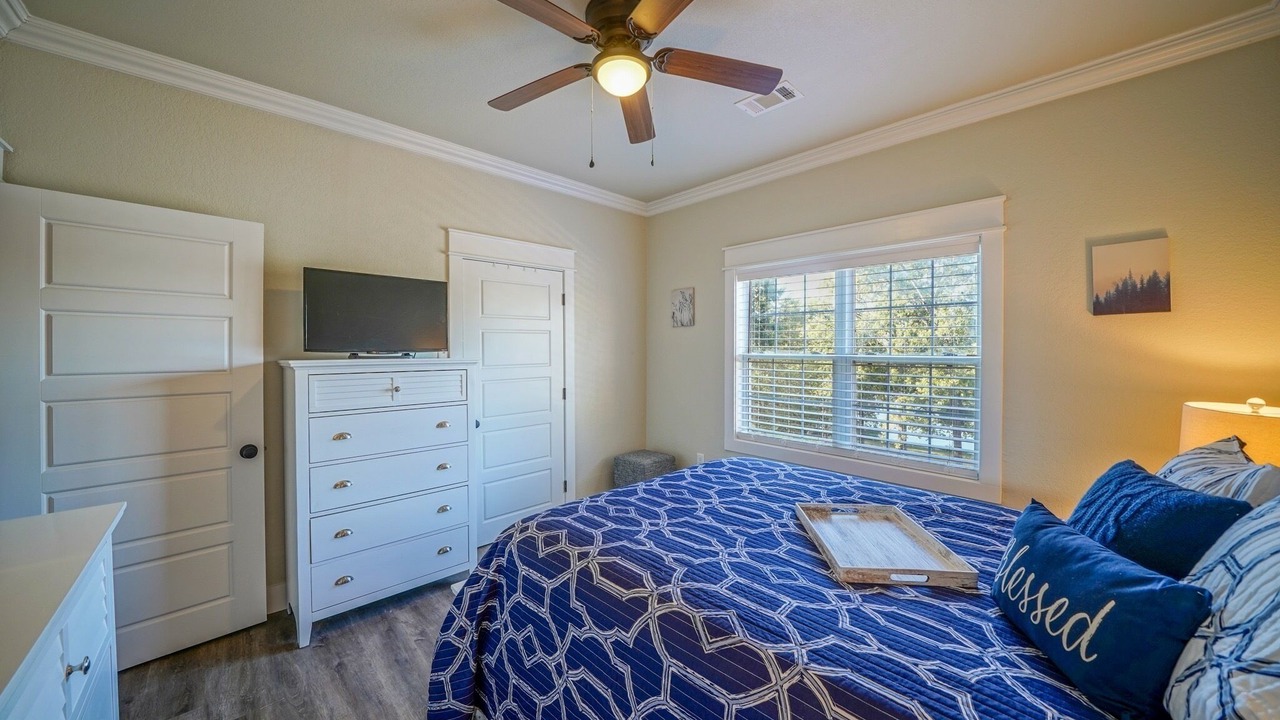 Photo of Bedroom in Lake Hamilton