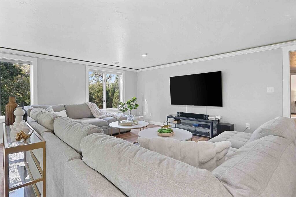 Photo of Livingroom in Allouez