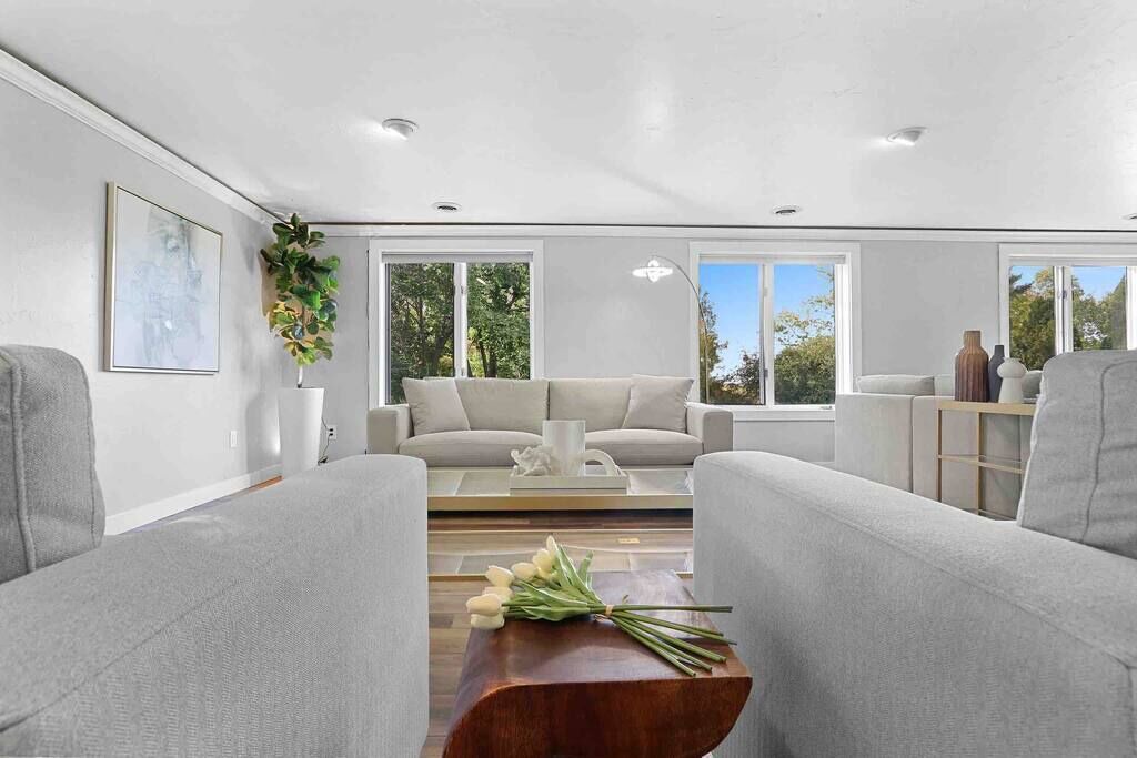 Photo of Livingroom in Allouez