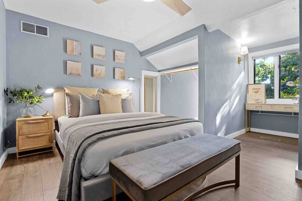 Photo of Bedroom in Allouez
