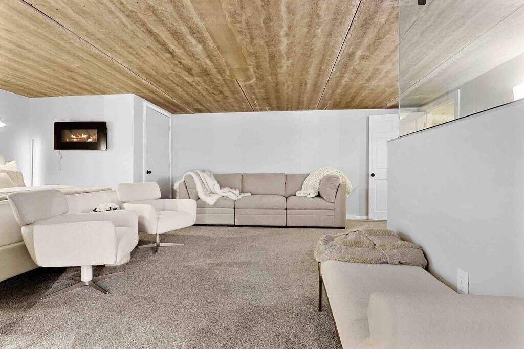 Photo of Livingroom in Allouez