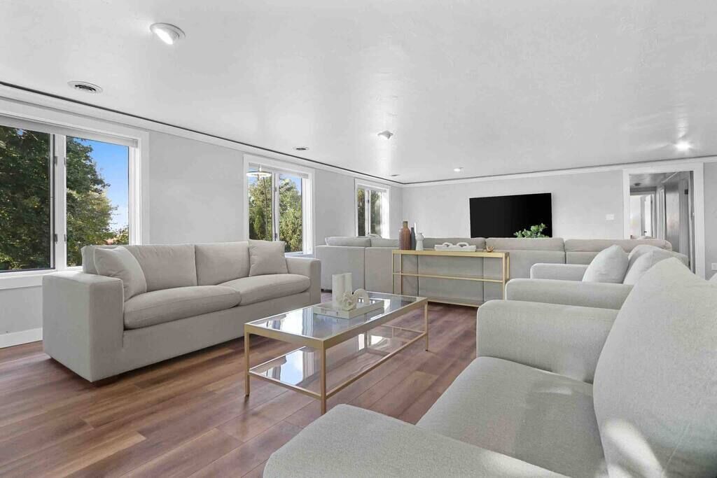 Photo of Livingroom in Allouez
