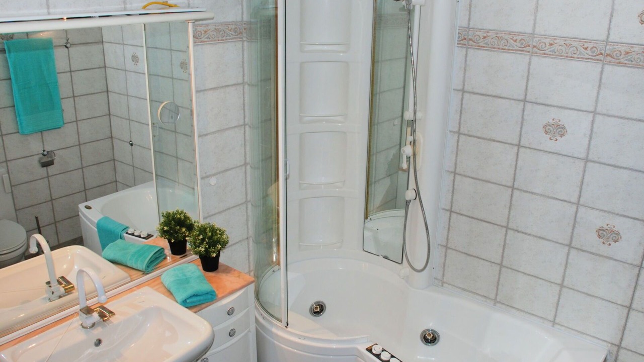 Photo of Bathroom in Tremona