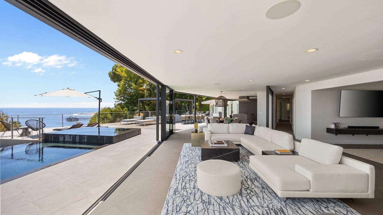Photo of Bedroom in Eastern Malibu