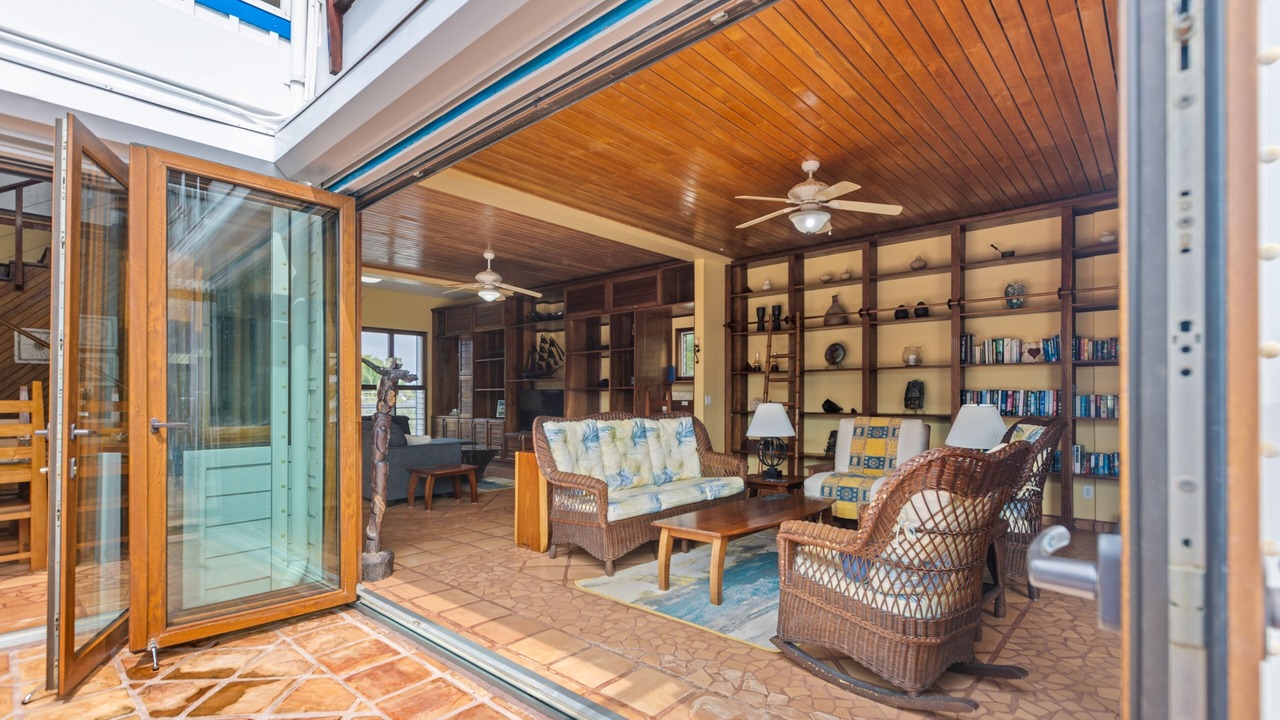 Photo of Outdoor in Caribbean Way