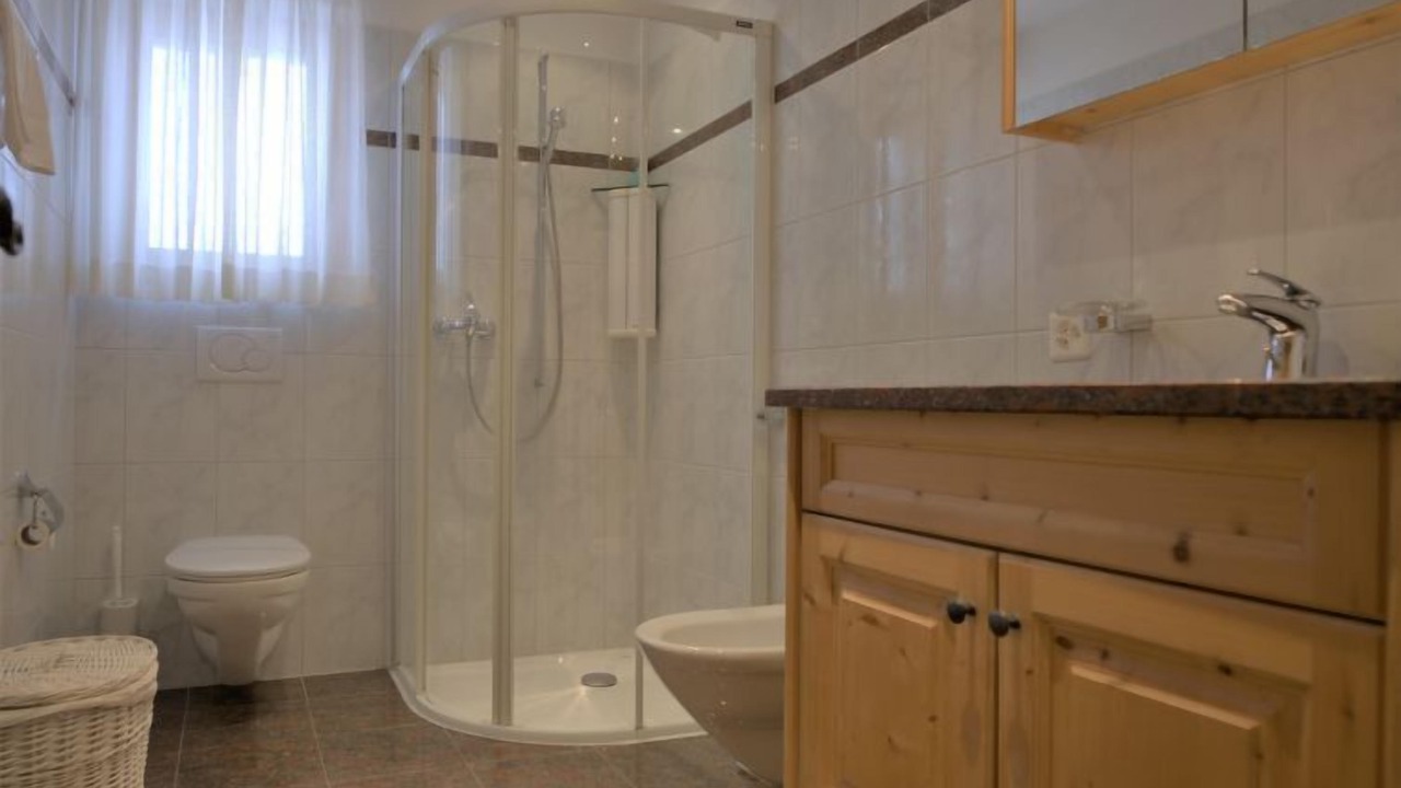 Photo of Bathroom in Silvaplana