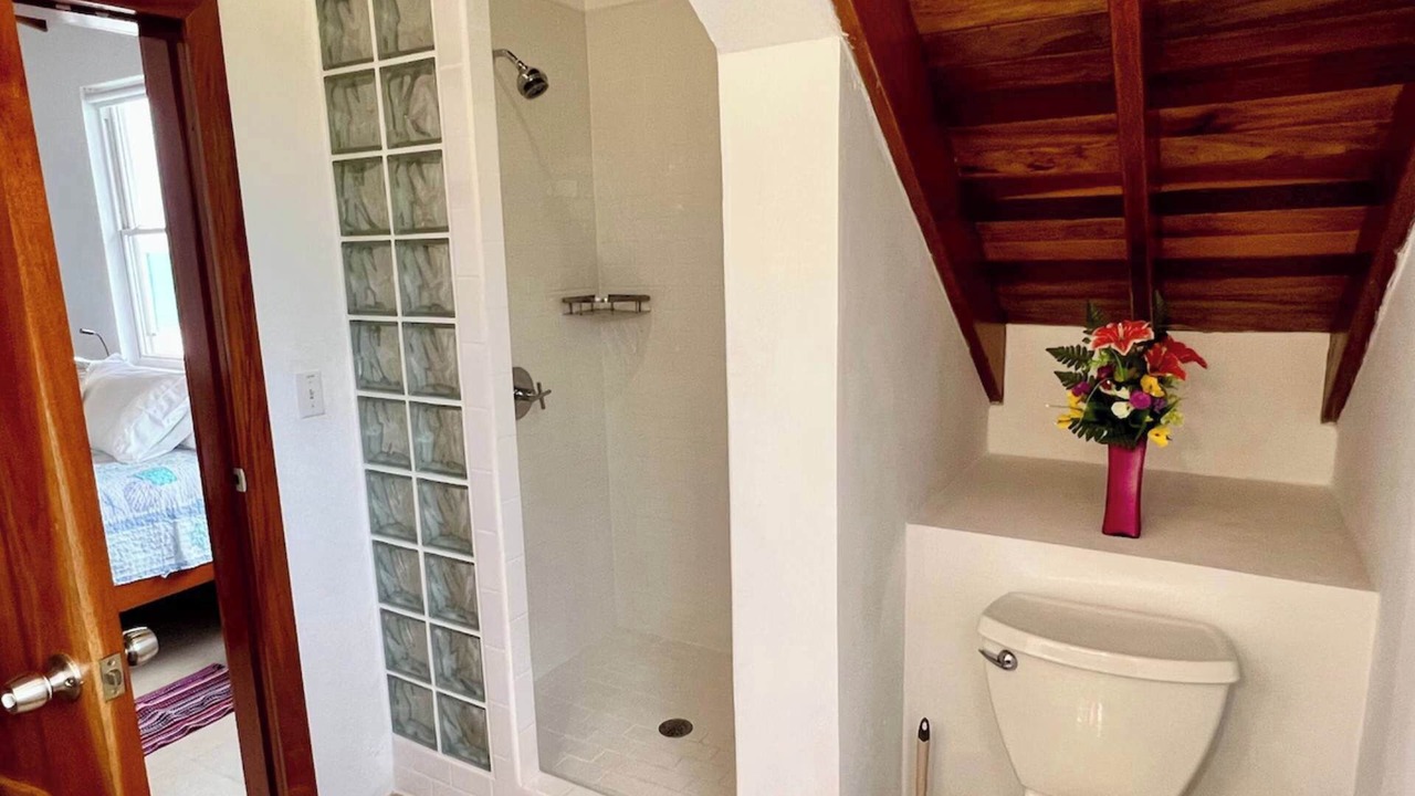 Photo of Bathroom in Caye Caulker