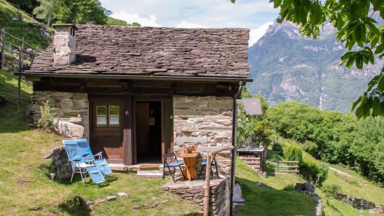 Photo of Outdoor in Semione