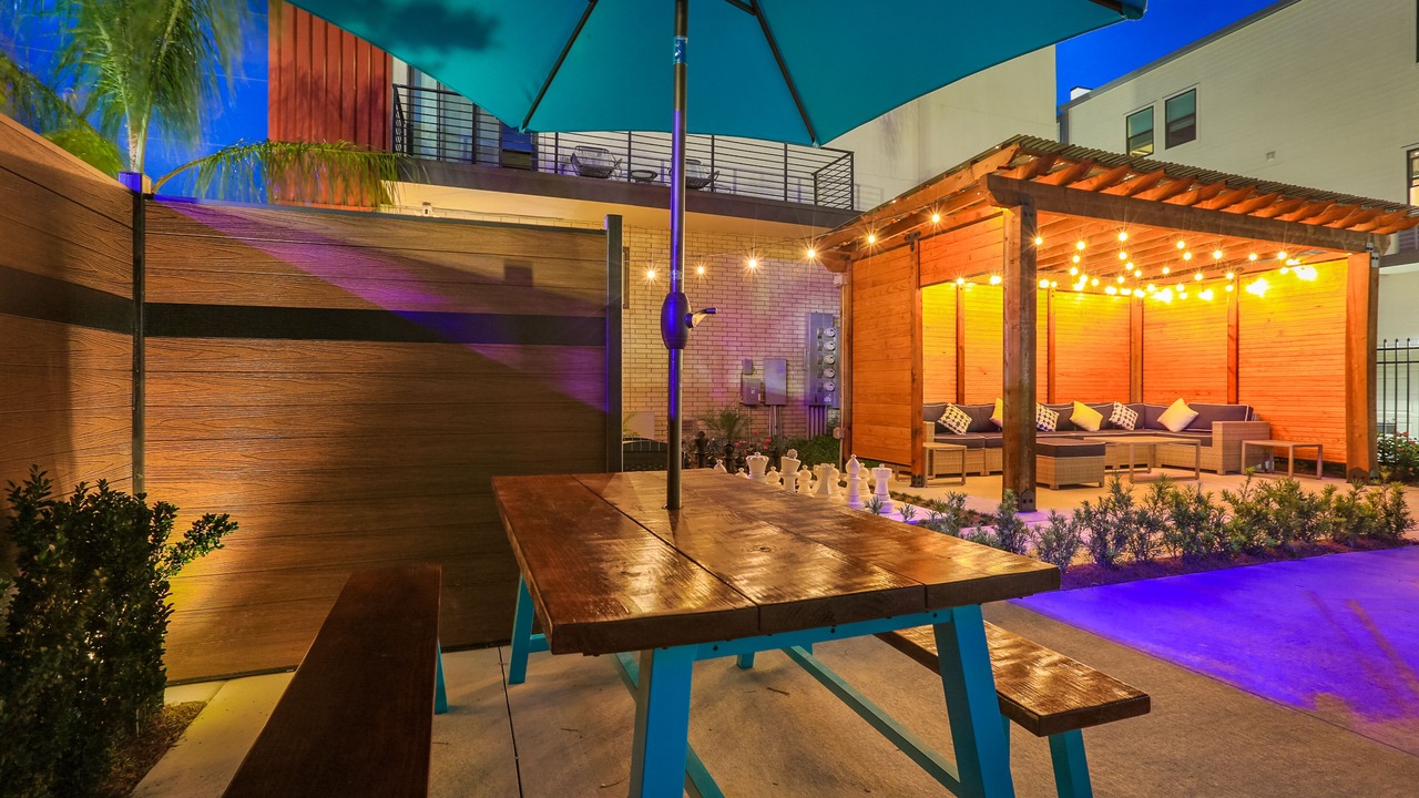 Photo of Outdoor in Mid-City