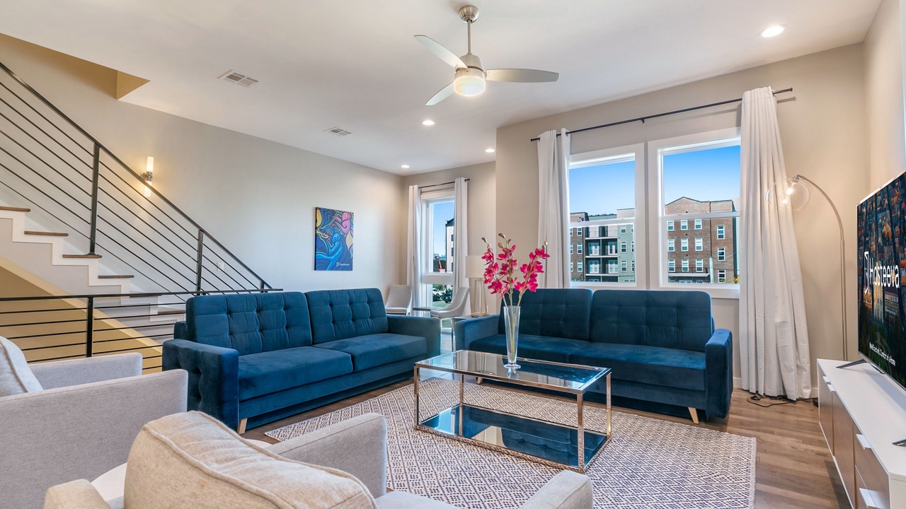 Photo of Livingroom in Mid-City