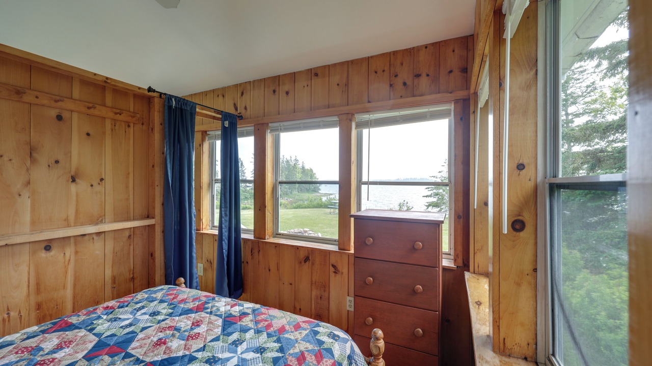 Photo of Bedroom in East Sullivan