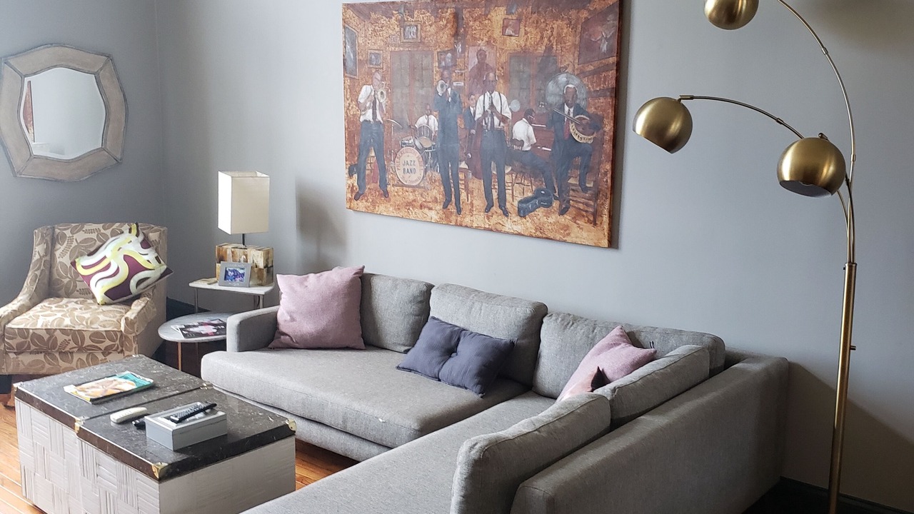 Photo of Livingroom in French Quarter