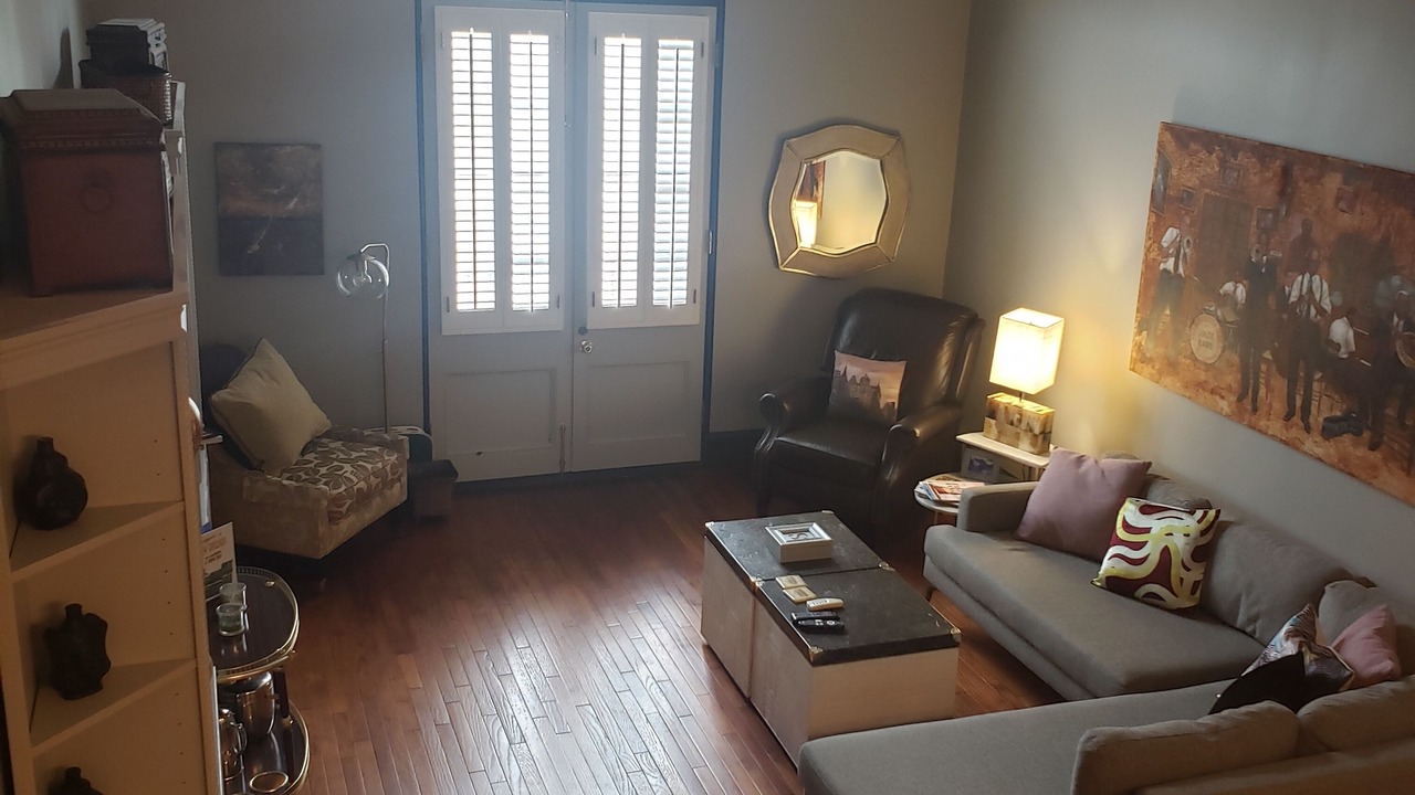 Photo of Livingroom in French Quarter