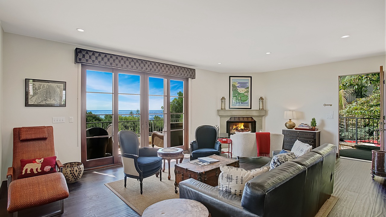 Photo of Livingroom in The Mesa