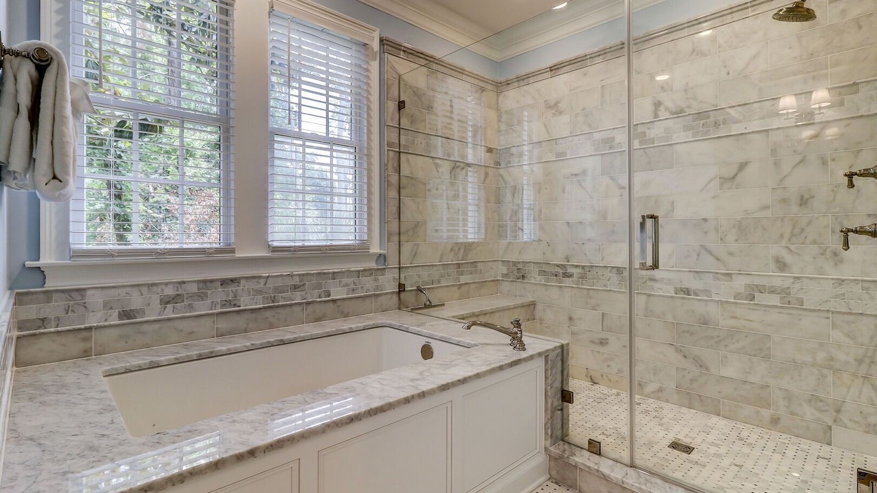 Photo of Bathroom in Vanderhorst Plantation