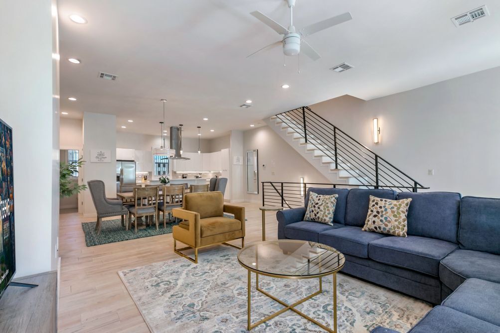 Photo of Livingroom in Mid-City