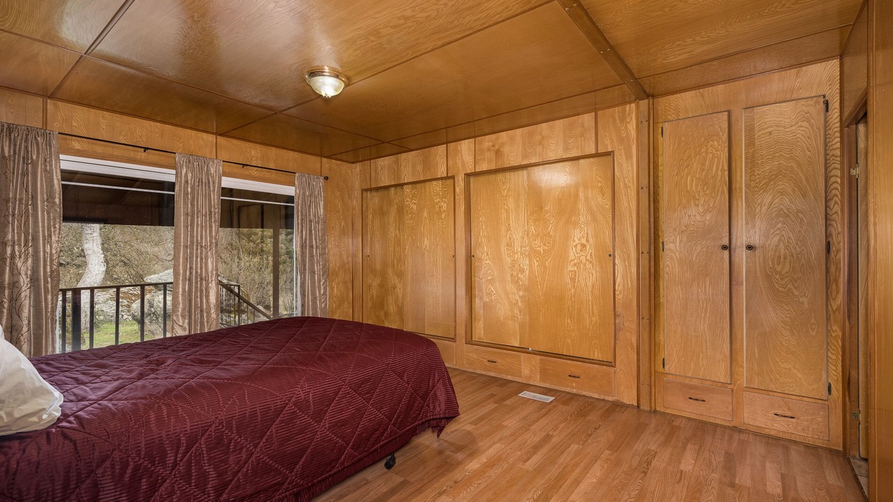 Photo of Bedroom in Oakhurst