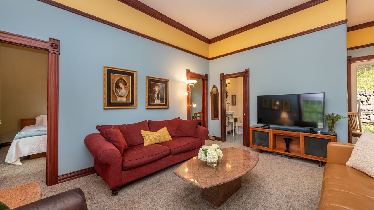 Photo of Livingroom in Central City