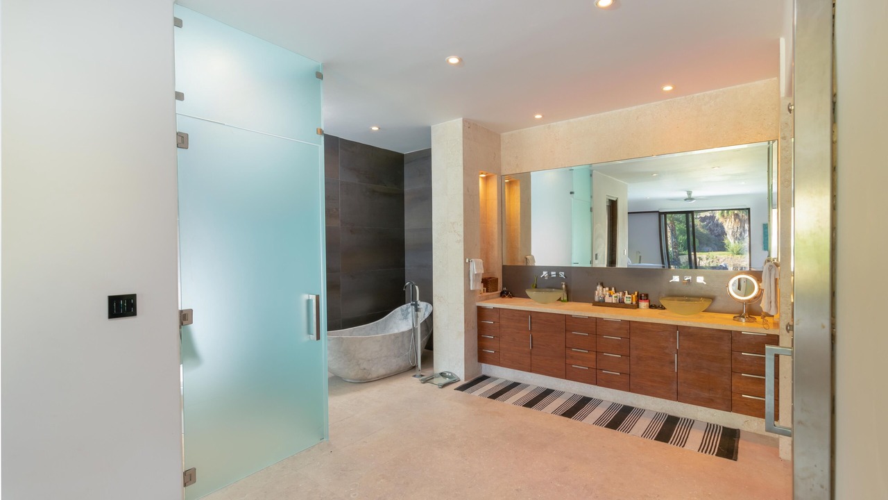 Photo of Bathroom in Nopolo