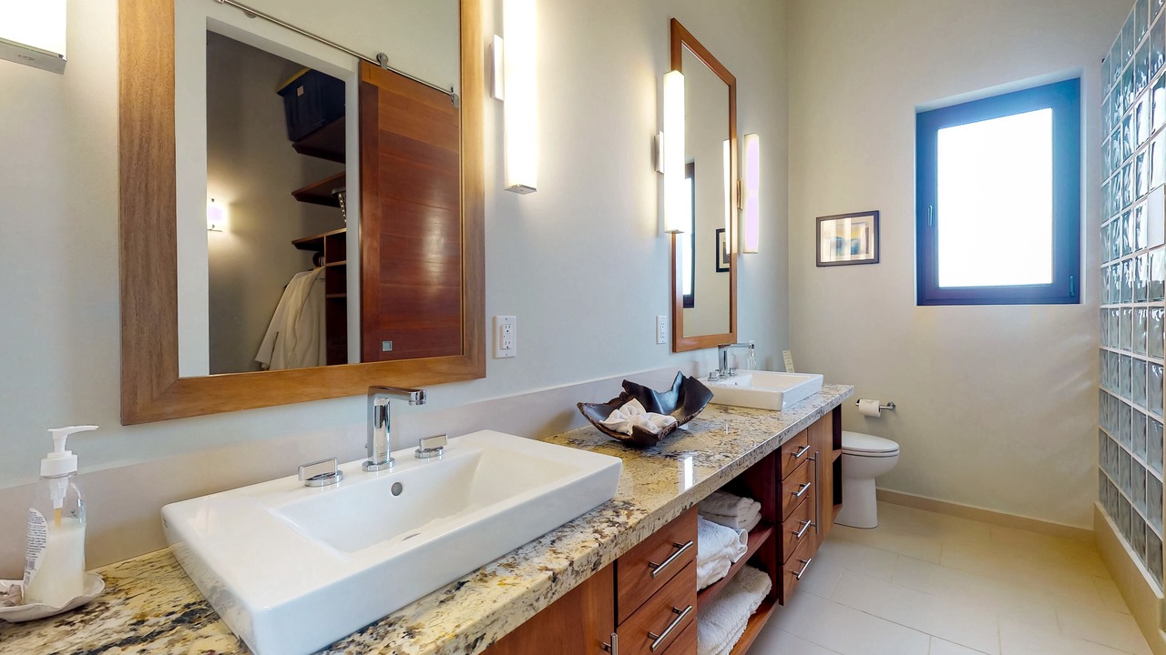 Photo of Bathroom in Caribbean Way