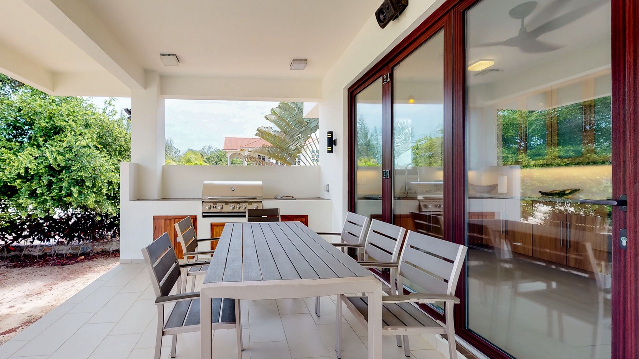 Photo of Outdoor in Caribbean Way