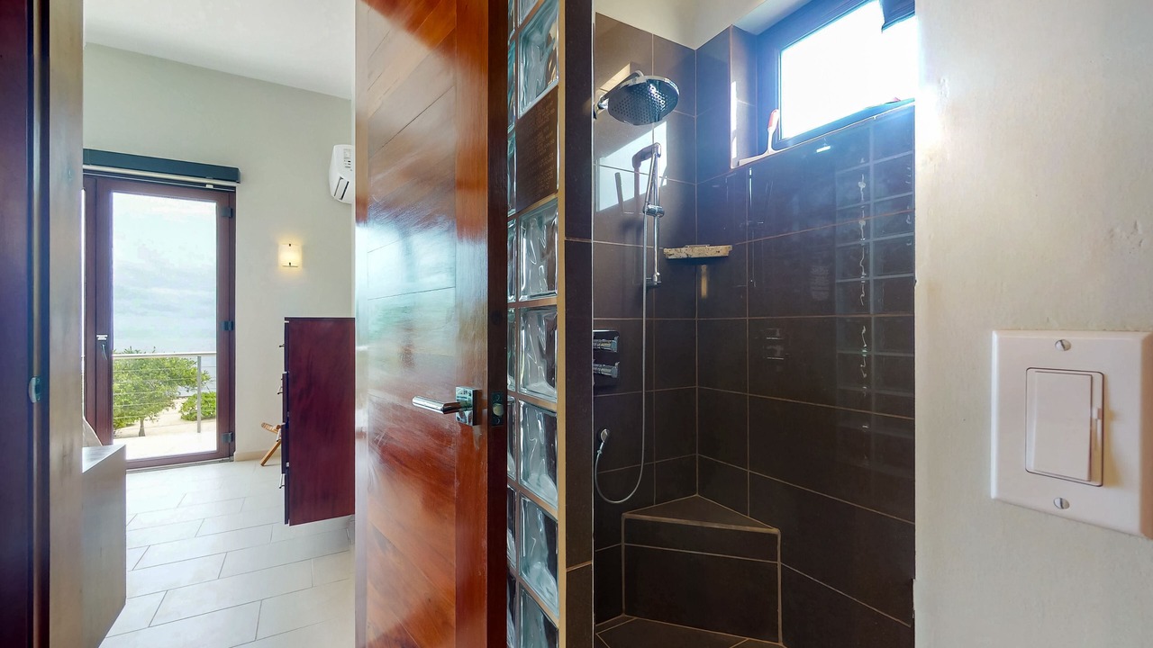 Photo of Bathroom in Caribbean Way