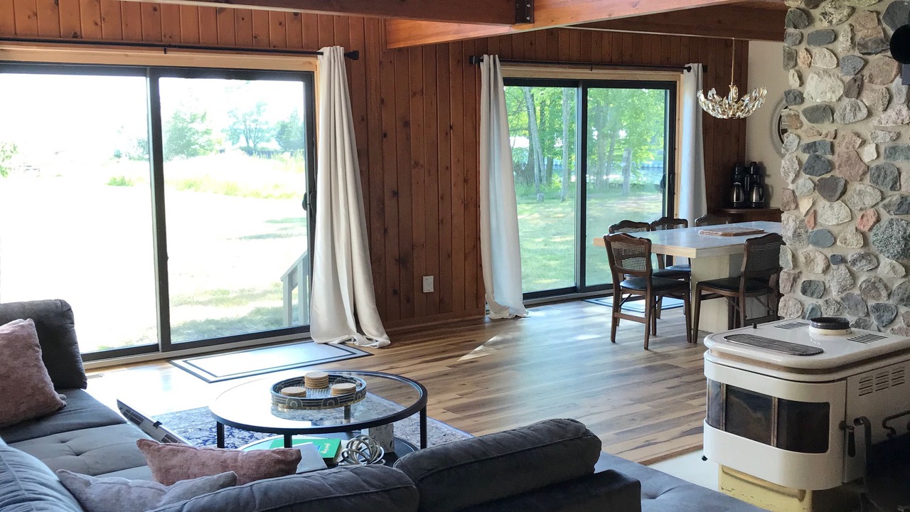 Photo of Livingroom in Cheboygan