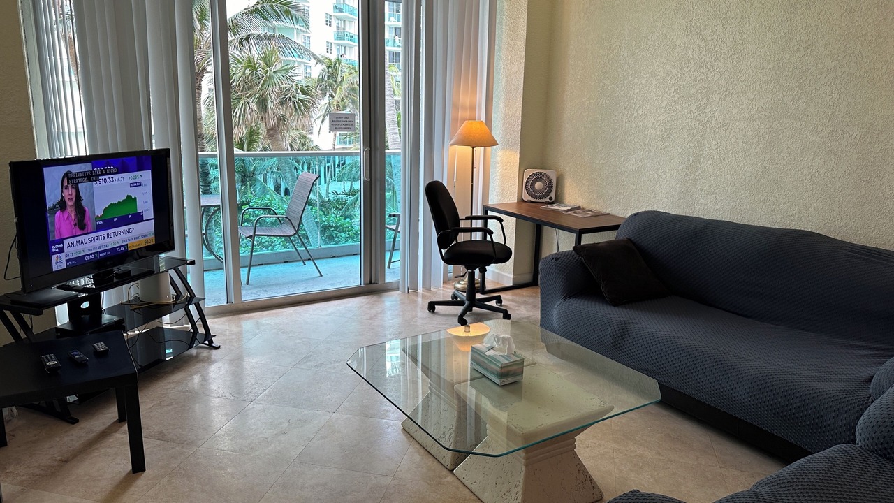 Photo of Bedroom in Hollywood South Central Beach