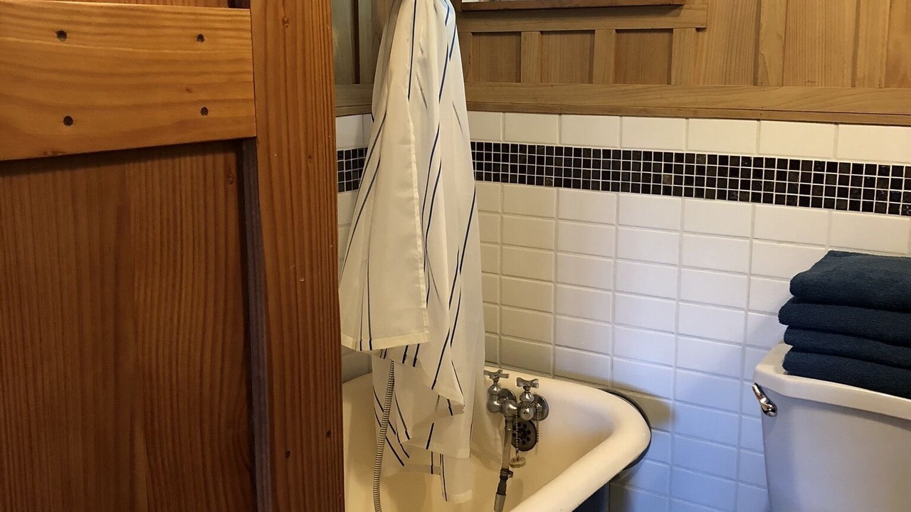 Photo of Bathroom in Refuge Cove